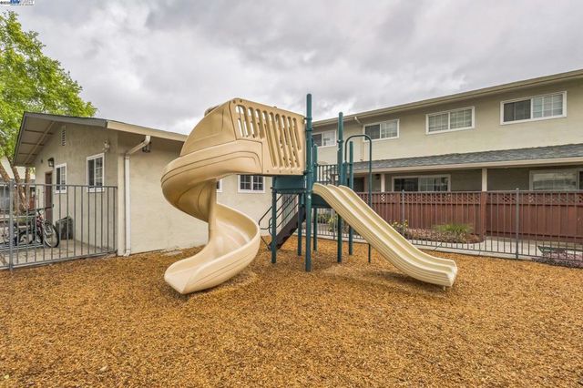 700 Fargo Ave 5, San Leandro, CA 94579