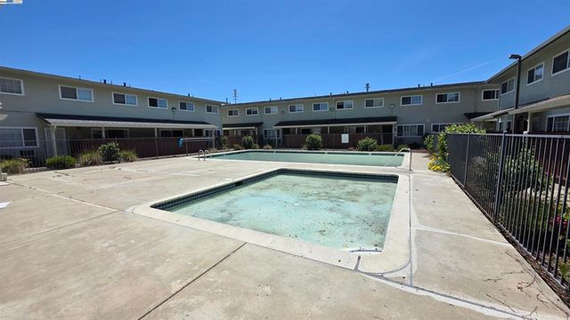 700 Fargo Ave 5, San Leandro, CA 94579