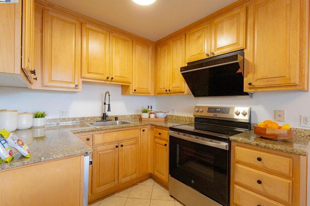 700 Fargo Ave 5, San Leandro, CA 94579