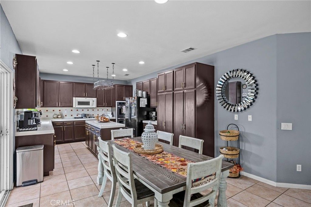 Image 10 of property listing at 12940 Blair Street, Victorville, CA 92392