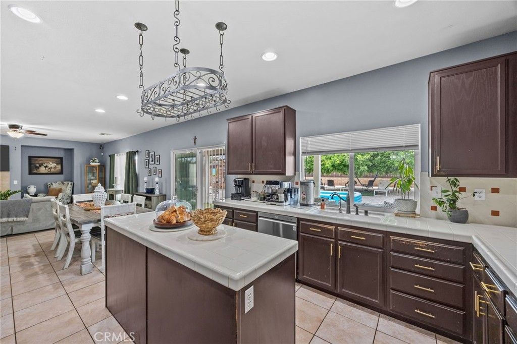 Image 13 of property listing at 12940 Blair Street, Victorville, CA 92392