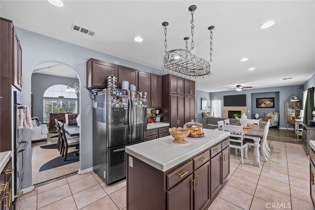 Image 14 of property listing at 12940 Blair Street, Victorville, CA 92392