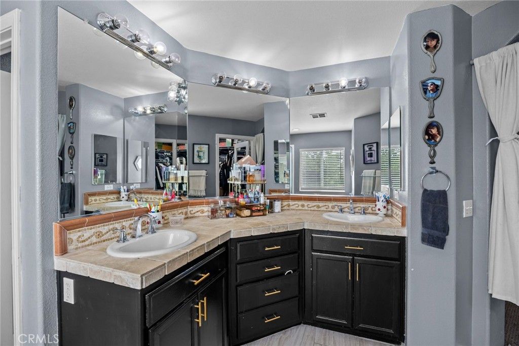 Image 23 of property listing at 12940 Blair Street, Victorville, CA 92392