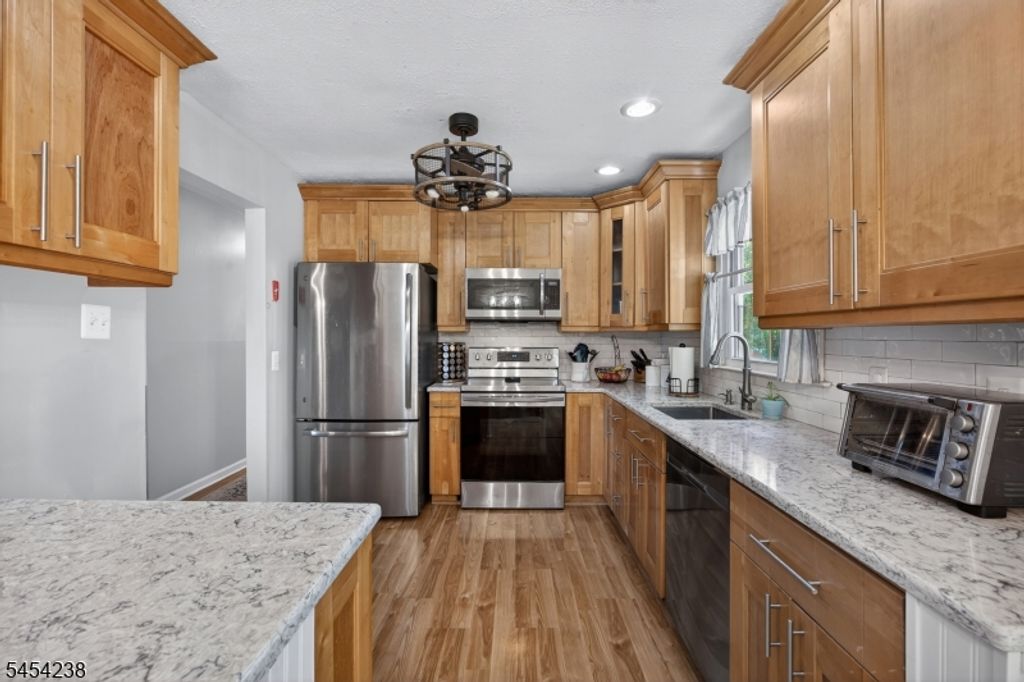 14 Bettino Dr, Ogdensburg Boro, NJ 07439 — photo 3
