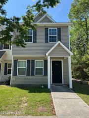 302 Burley Drive 7, Hubert, NC 28539