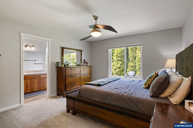 495 Lavender St, Silverton, OR 97381
