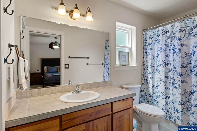 495 Lavender St, Silverton, OR 97381