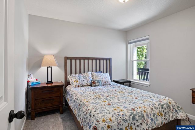 495 Lavender St, Silverton, OR 97381