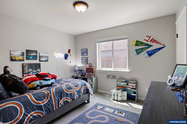 495 Lavender St, Silverton, OR 97381