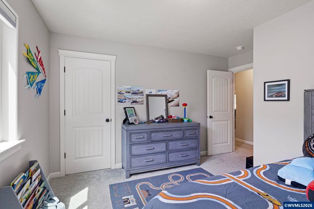 495 Lavender St, Silverton, OR 97381