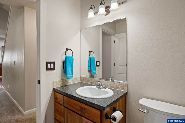 495 Lavender St, Silverton, OR 97381