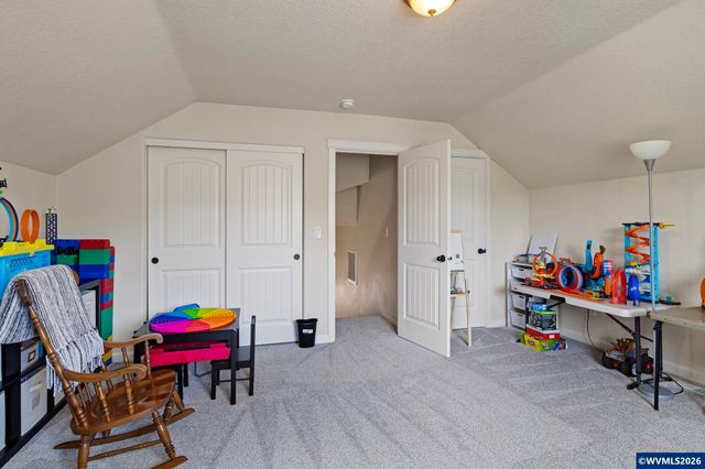 495 Lavender St, Silverton, OR 97381
