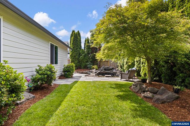 495 Lavender St, Silverton, OR 97381