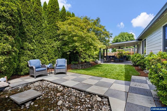 495 Lavender St, Silverton, OR 97381
