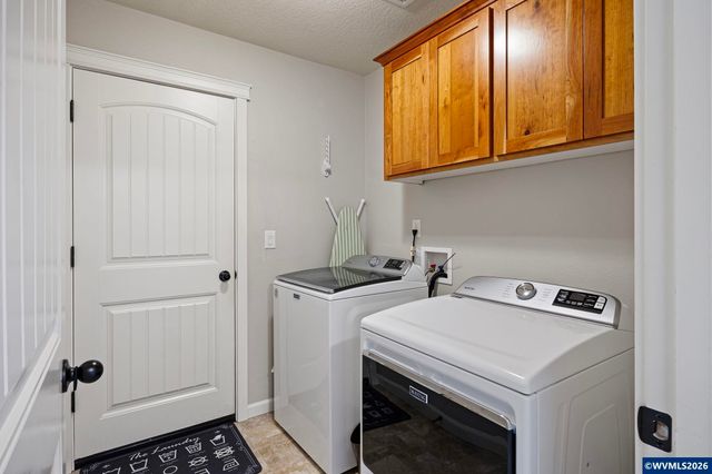 495 Lavender St, Silverton, OR 97381