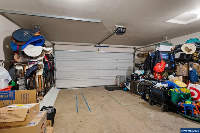 495 Lavender St, Silverton, OR 97381