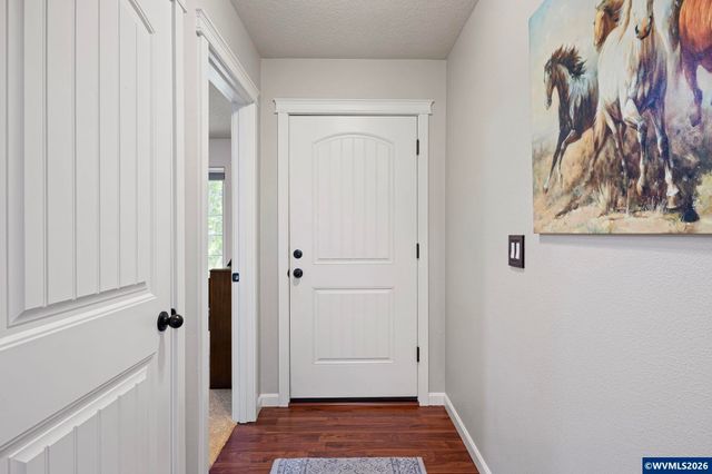 495 Lavender St, Silverton, OR 97381
