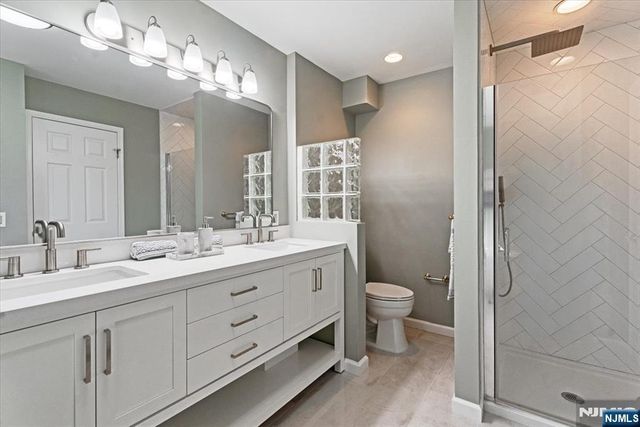 25 Knutsen Drive 216, West Orange, NJ 07052