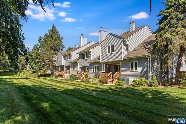 25 Knutsen Drive 216, West Orange, NJ 07052