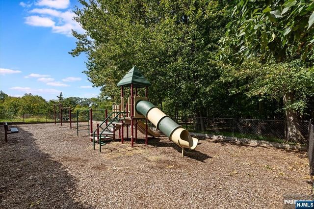 25 Knutsen Drive 216, West Orange, NJ 07052
