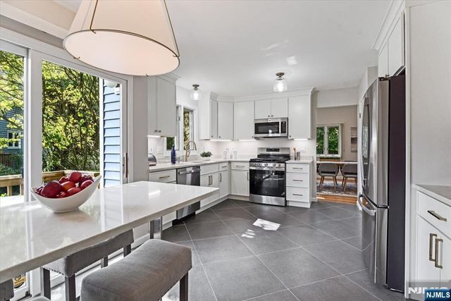 25 Knutsen Drive 216, West Orange, NJ 07052