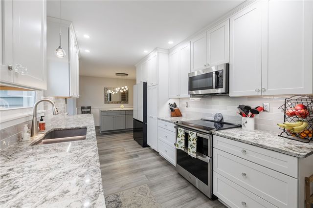 942 Whitney Road West, Perinton, NY 14450