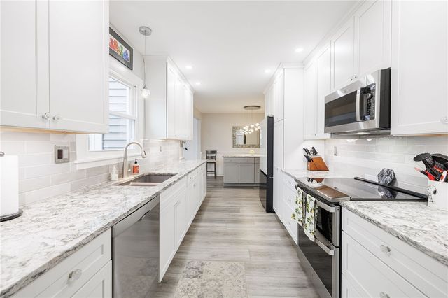 942 Whitney Road West, Perinton, NY 14450