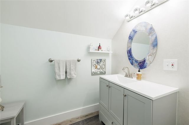 942 Whitney Road West, Perinton, NY 14450