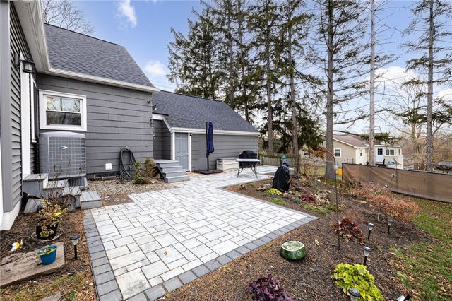 942 Whitney Road West, Perinton, NY 14450