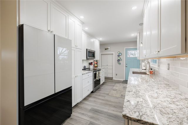 942 Whitney Road West, Perinton, NY 14450