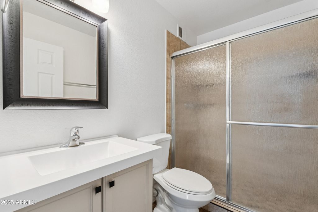 Image 8 of property listing at 3403 S Hardy Drive, Tempe, AZ 85282