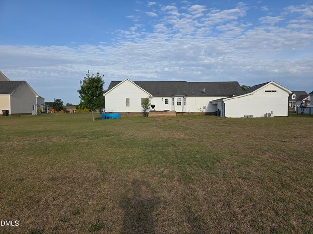 105 Jj Drive, Benson, NC 27504