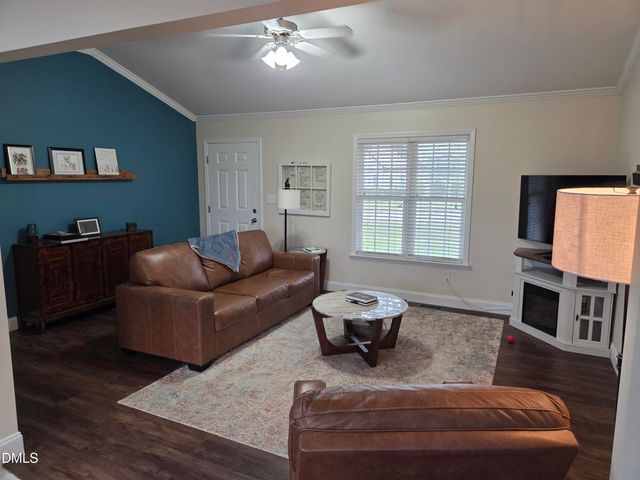 105 Jj Drive, Benson, NC 27504