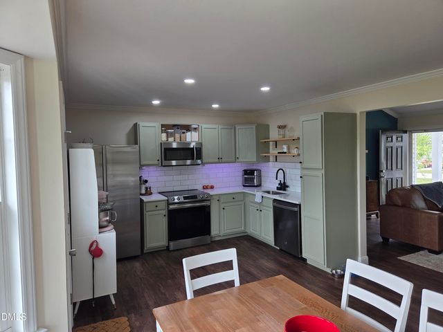 105 Jj Drive, Benson, NC 27504