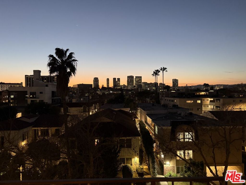 Image 1 of property listing at 450 S Maple Dr, Beverly Hills, CA 90212