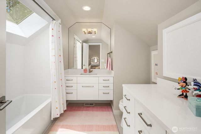 8804 221st Avenue NE, Redmond, WA 98053