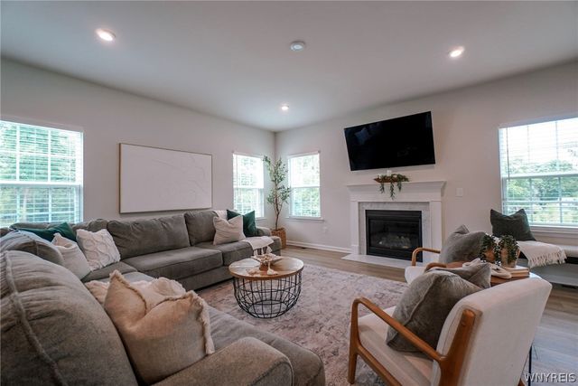 6375 Deanna Drive, Boston, NY 14075