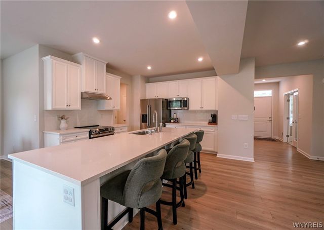 6375 Deanna Drive, Boston, NY 14075