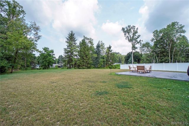 6375 Deanna Drive, Boston, NY 14075