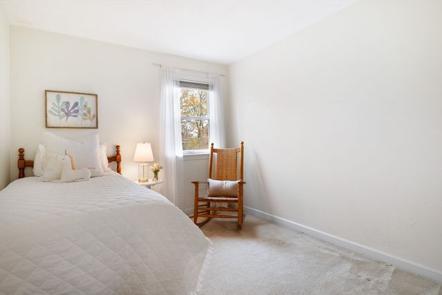 1 Charles St N, Reading, MA 01867