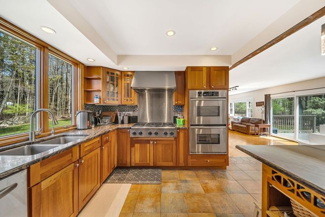 103 Newtown Rd, Acton, MA 01720
