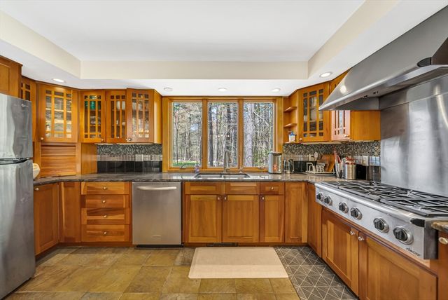 103 Newtown Rd, Acton, MA 01720