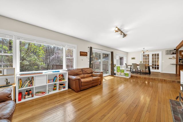 103 Newtown Rd, Acton, MA 01720