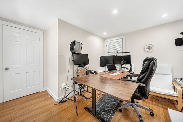 103 Newtown Rd, Acton, MA 01720