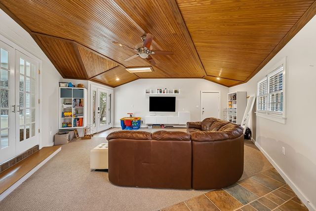 103 Newtown Rd, Acton, MA 01720