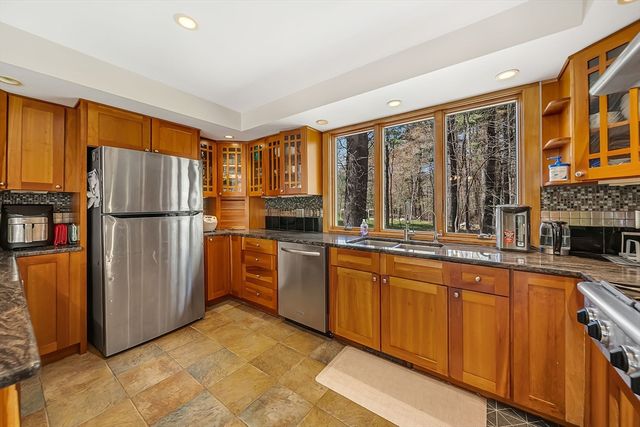 103 Newtown Rd, Acton, MA 01720