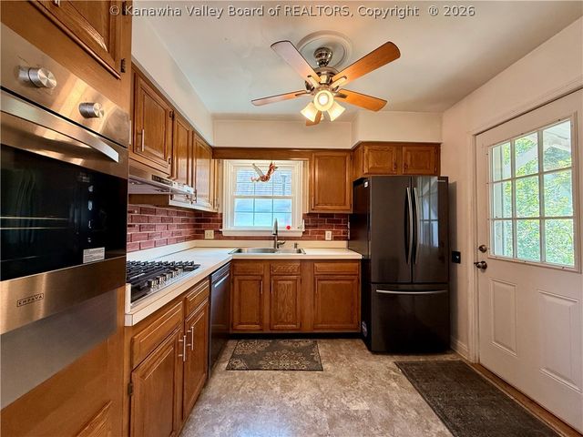 3813 Washington Avenue, Charleston, WV 25304