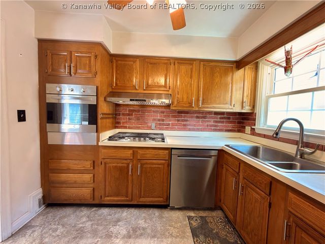 3813 Washington Avenue, Charleston, WV 25304