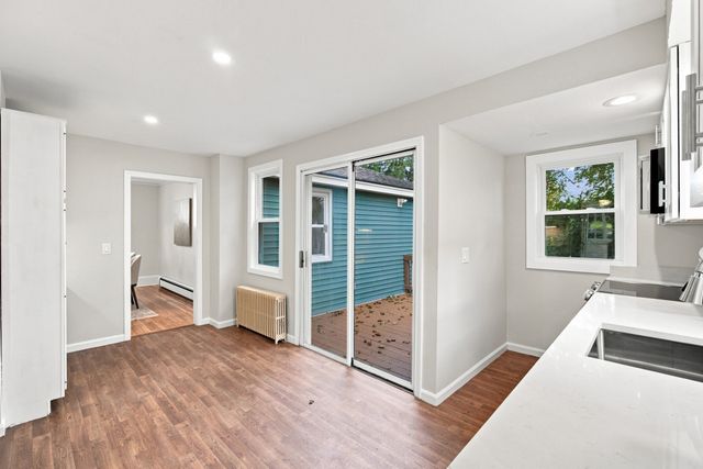 31 Barnard Rd, Worcester, MA 01605