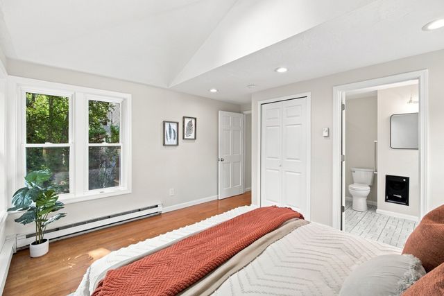 31 Barnard Rd, Worcester, MA 01605